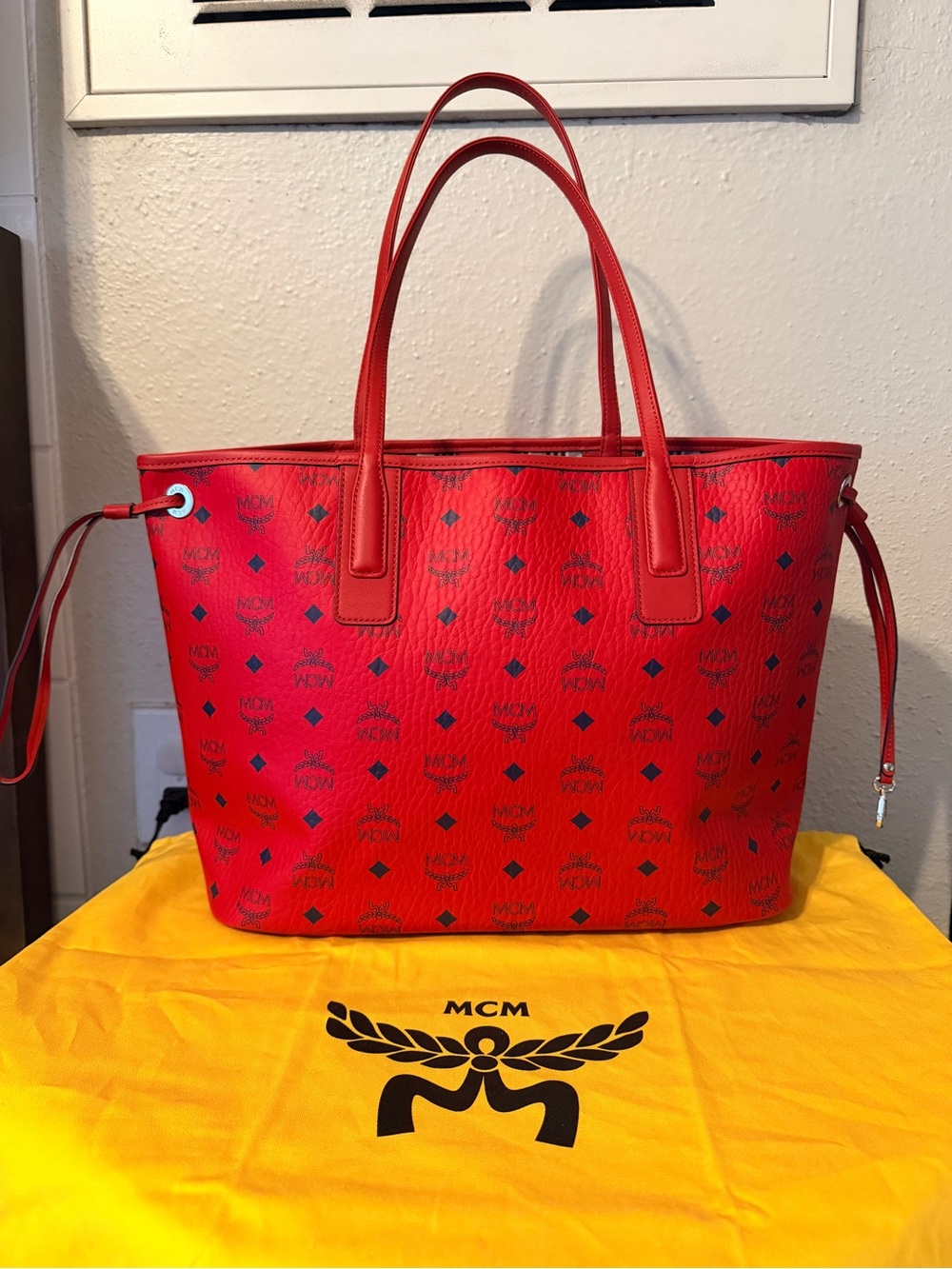 MCM Medium Liz Reversible Tote - Picture 2 of 11